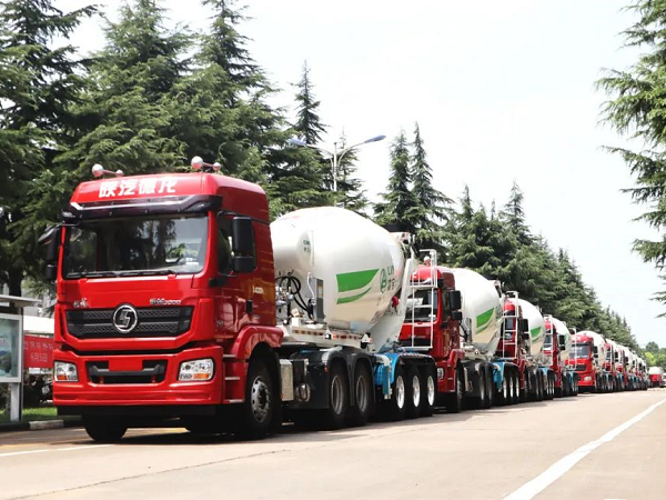 凌宇老客戶試水半掛攪拌車，10臺(tái)批量交付開華東先河！
