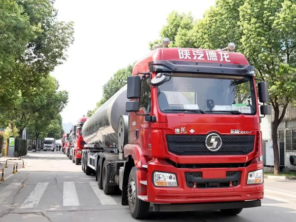 疫情之下，海外客戶線上訂車，20臺凌宇罐車批量交付！